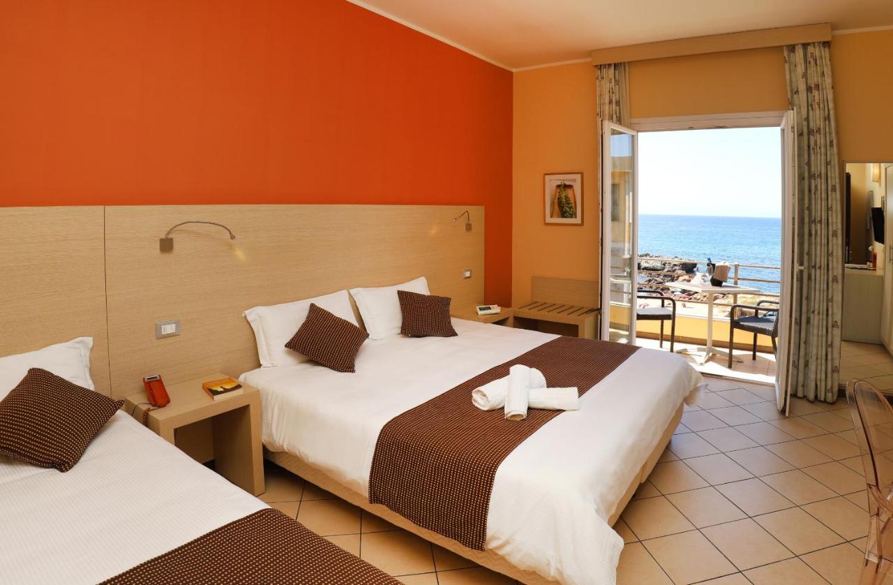 Janus Hotel Castelsardo Exterior foto